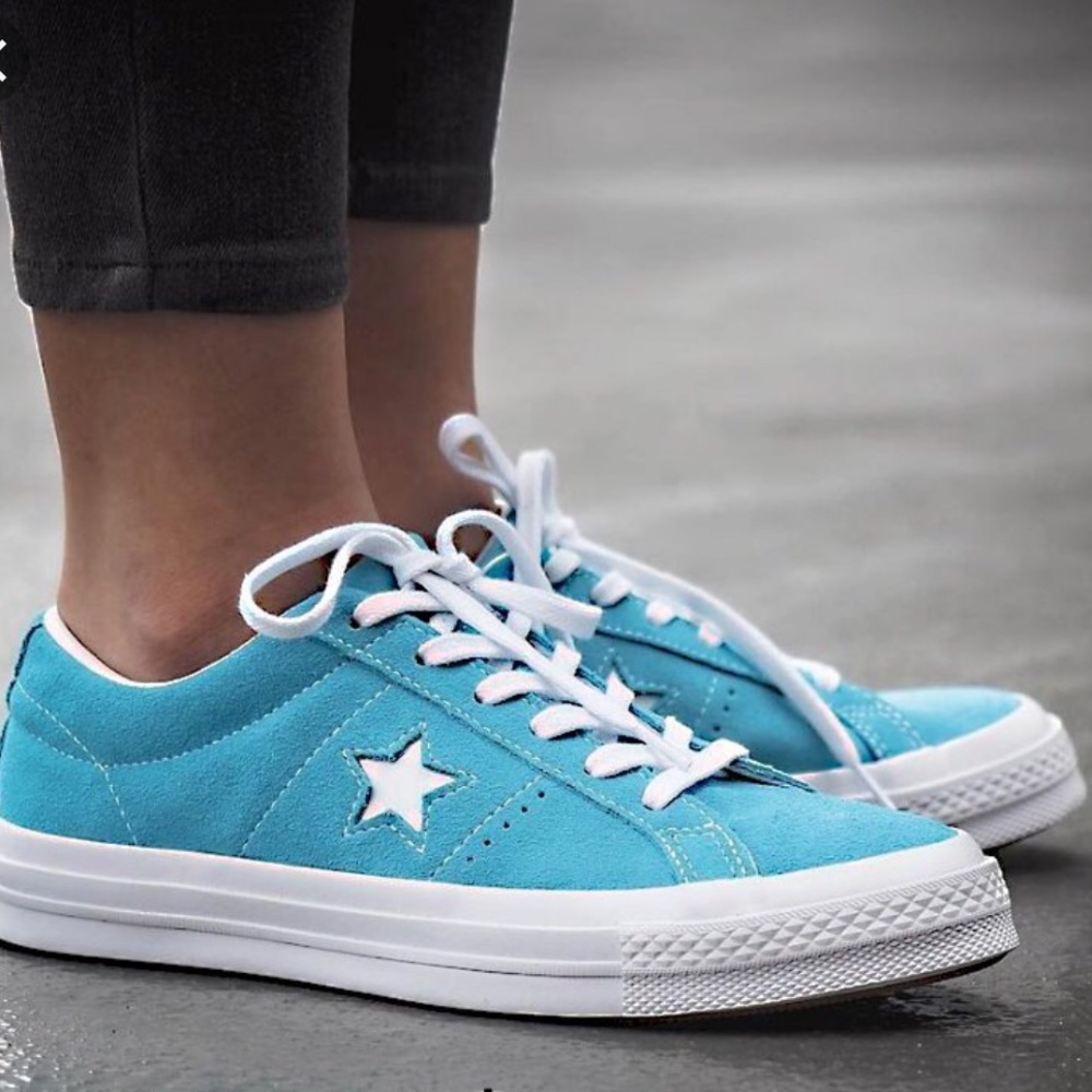 NWOB 💙CONVERSE 1 STAR LOW SUEDE MENS SIZE 10 - Picture 1 of 7